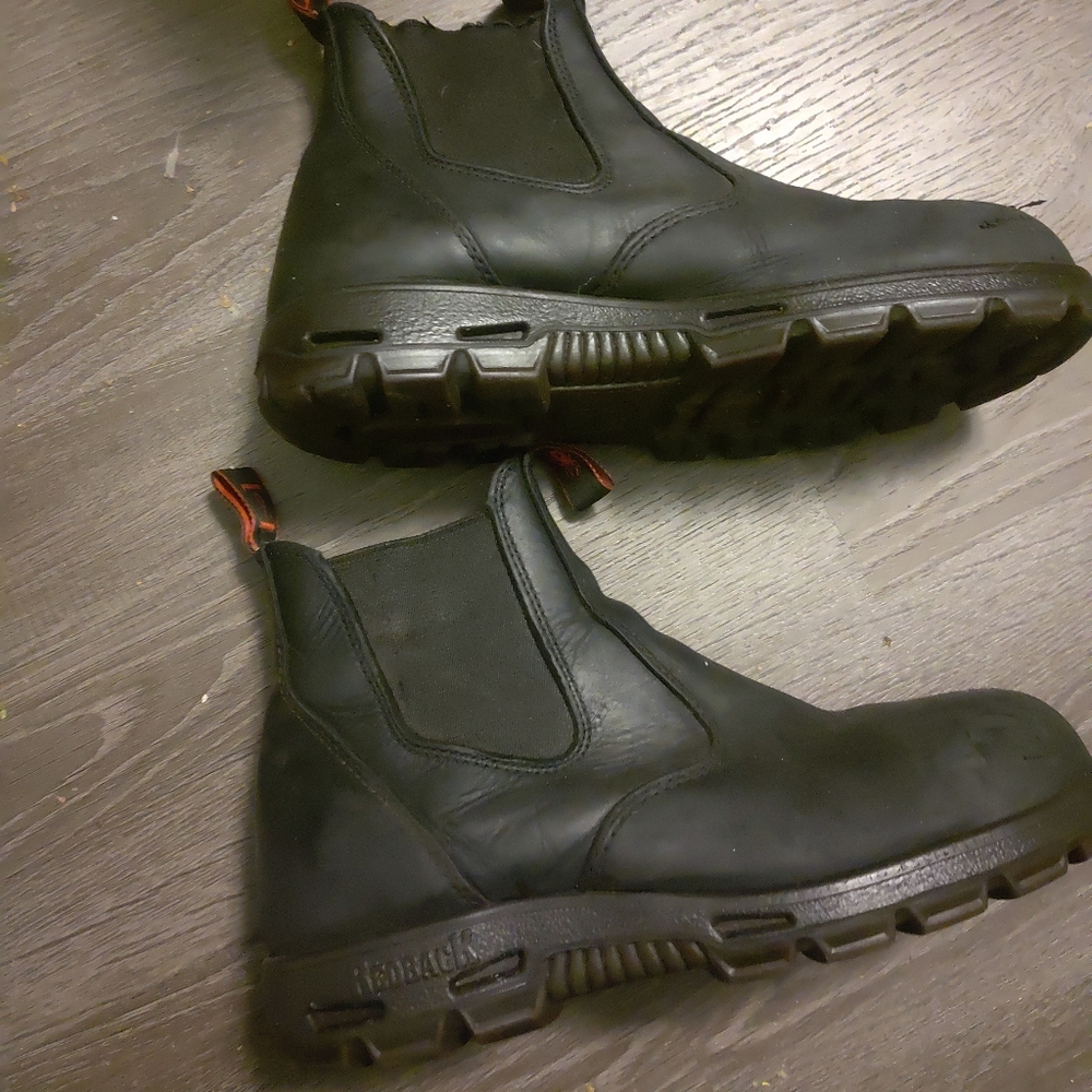 Redback steel toe ankle boots